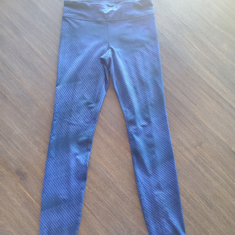 Under Armour Leggings/Workout pants Size Small